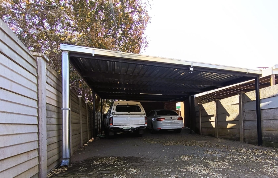 3 Bedroom Property for Sale in Pellissier Free State
